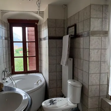 ο πύργος του μαγεμενου Apartment